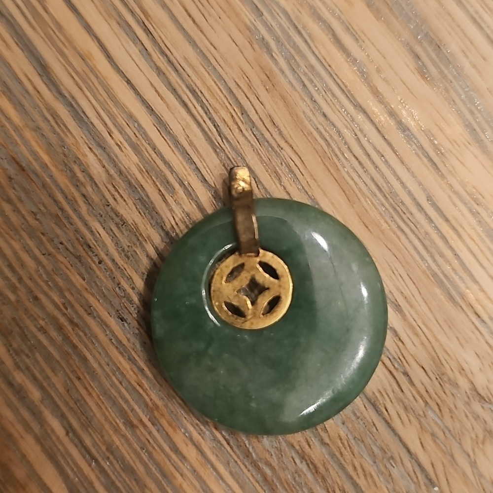 Vintage Jade Pendant - Picture 3 of 7